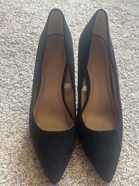 a new day Black Pointed-Toe Suede Pumps